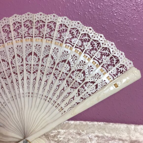 Vintage Intricate Fan Made in Hong Kong * Trees Birds Nature Scene Retro Tassel - Picture 4 of 10